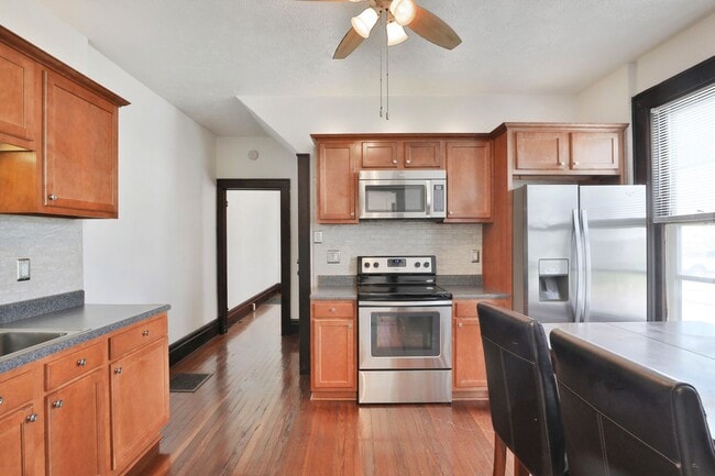 Photo - 4 Bedroom , 2 Bath Newly Renovated Townhou...