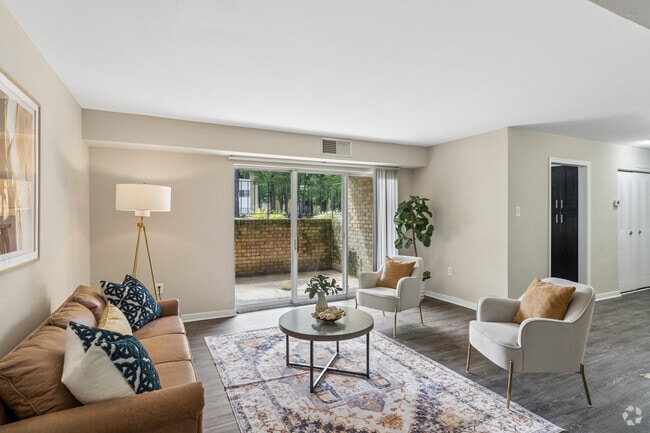 1BR, 1BA - 862SF - Living Room
