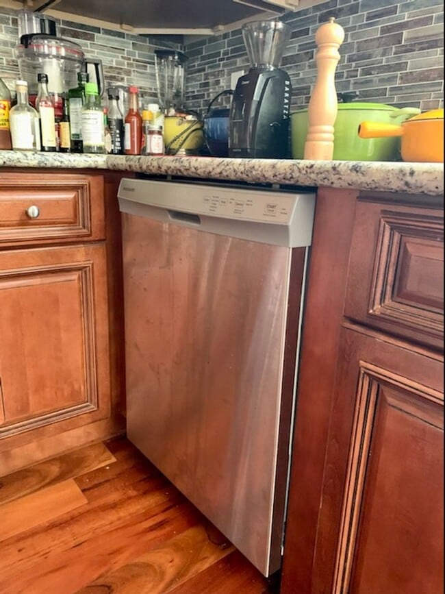 Photo - 2 Bedroom, 1 Bath Townhome in trendy Bloomfield.  Convenient!