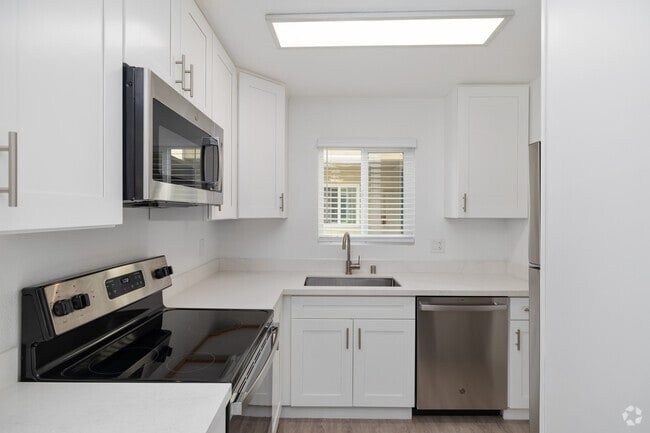 1BR, 1BA - 624SF