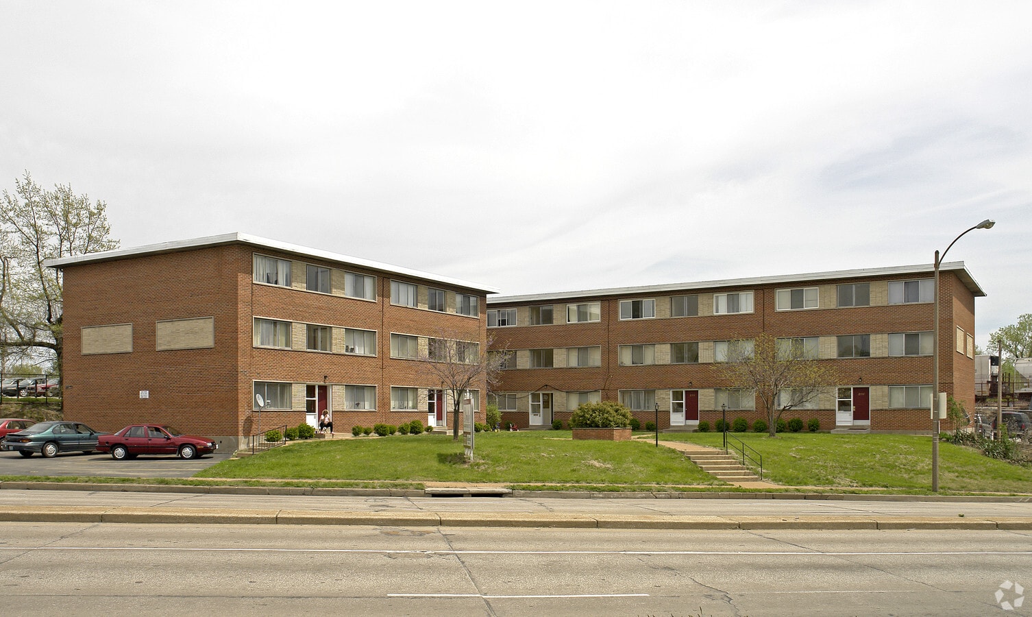 Linden Apartments - Linden Apartments