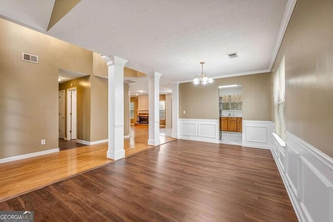 Photo - 4392 Windmoor Dr NW