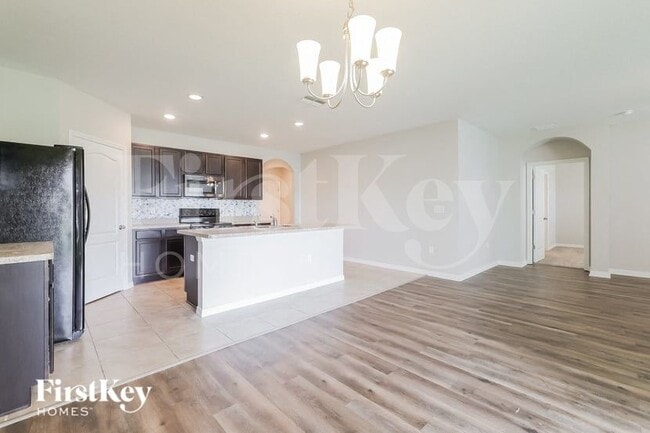 Photo - 401 Panda Pl