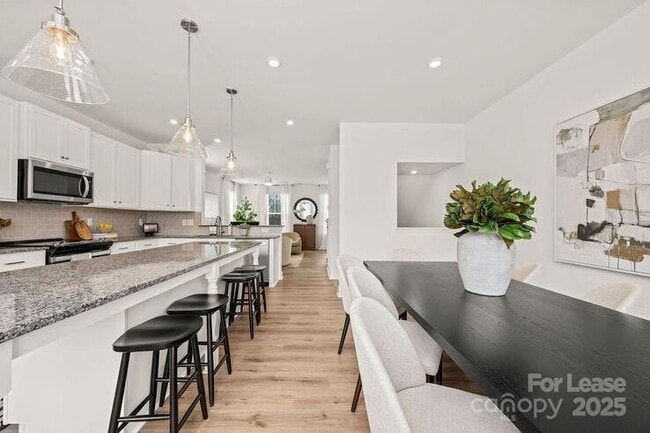 Photo - 1018 Fairway Green Ln