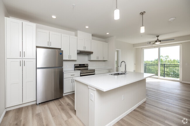 1BR, 1BA w/ Island - 734 SF - Kitchen