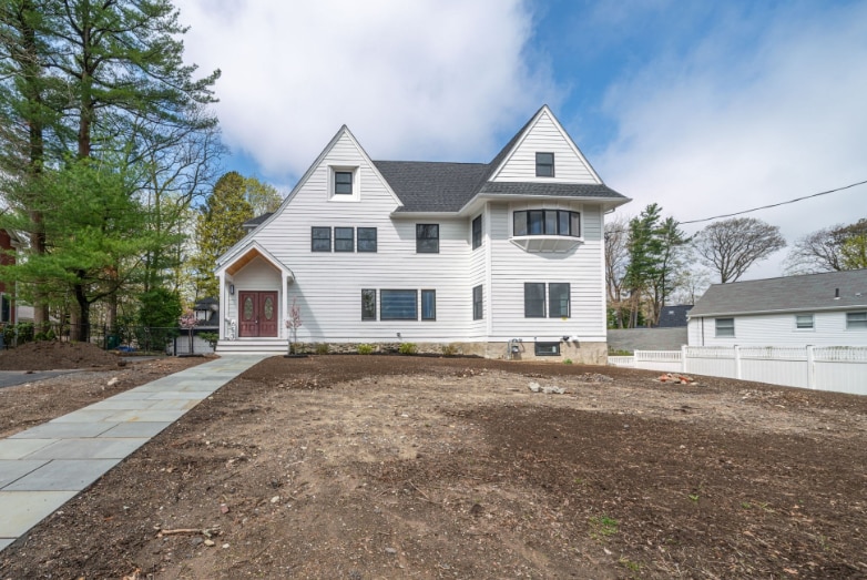 Photo - 653 Chestnut St (Waban, MA)