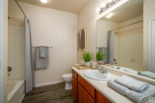 2BR, 2BA - 1332SF - Crossings at Hillcroft