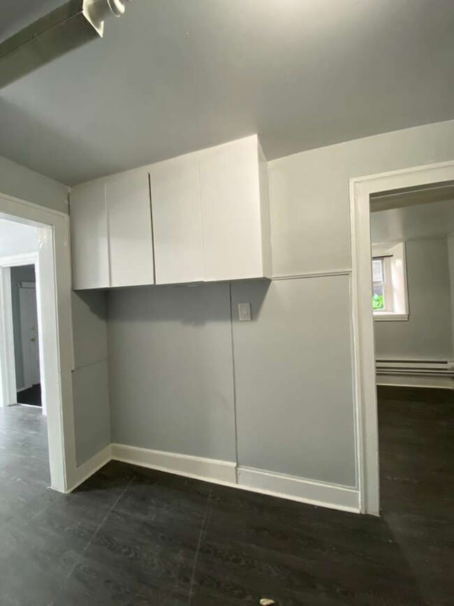 Building Photo - 52 William St Unit 1st