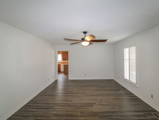 Photo - Nice Home in Rogersville!