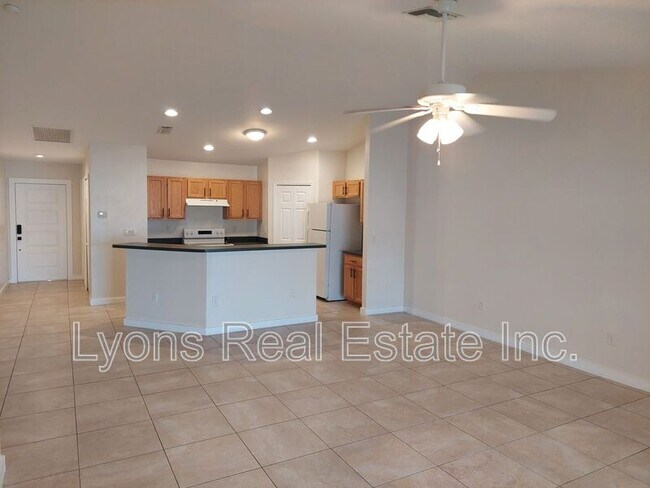 Photo - 611 SE 5th St