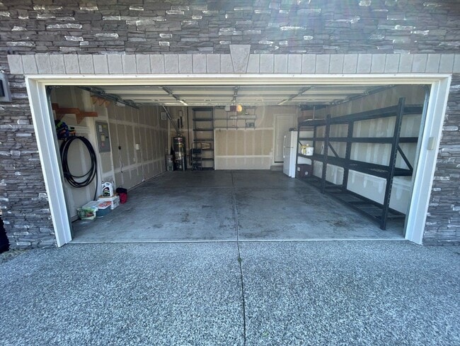 Photo - 5Bd/2.5Ba Everett Home