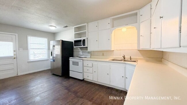 Photo - 2420 33rd St