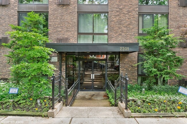 Photo - 2201 N Cleveland Ave Unit 502