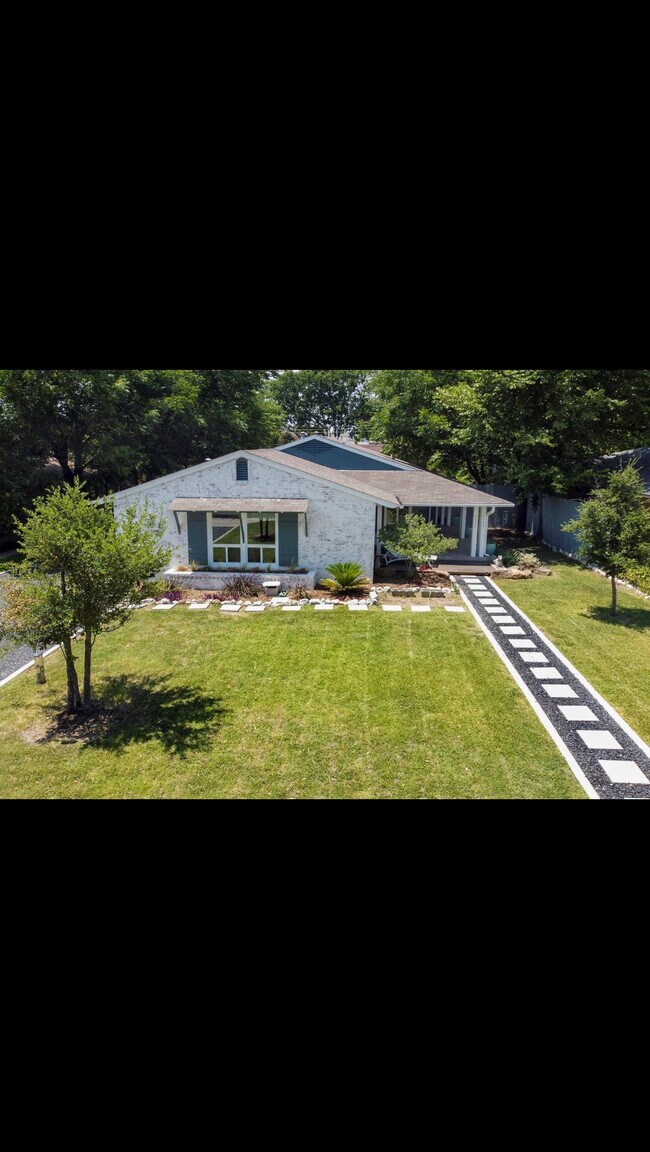 Building Photo - 6442 Lontos Dr Rental