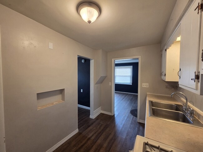 Photo - 811 3rd St NW