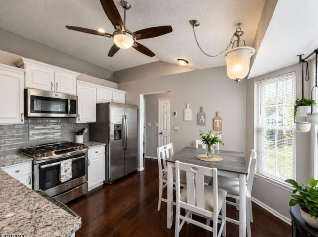 Photo - 605 Magnolia Ln