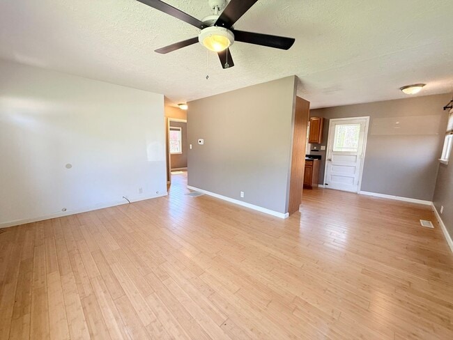 Photo - Charming 2-Bedroom Home Near Illinois State University