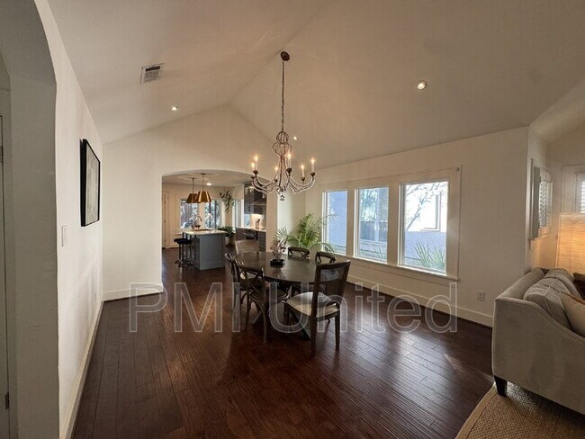 Photo - 4057 W 7th St