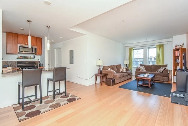 Building Photo - 16 Miner St Unit 303