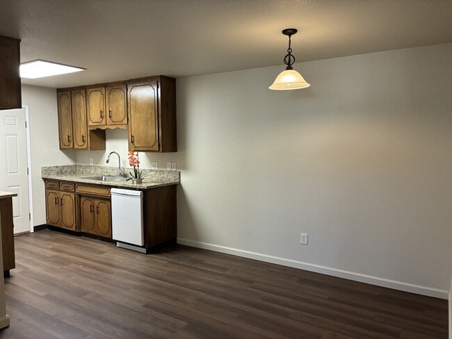 Photo - 2028 Kruger Dr