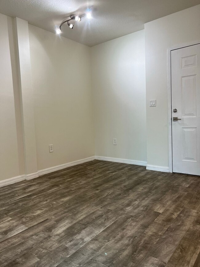 Photo - 11060 SW 196th St Unit 405