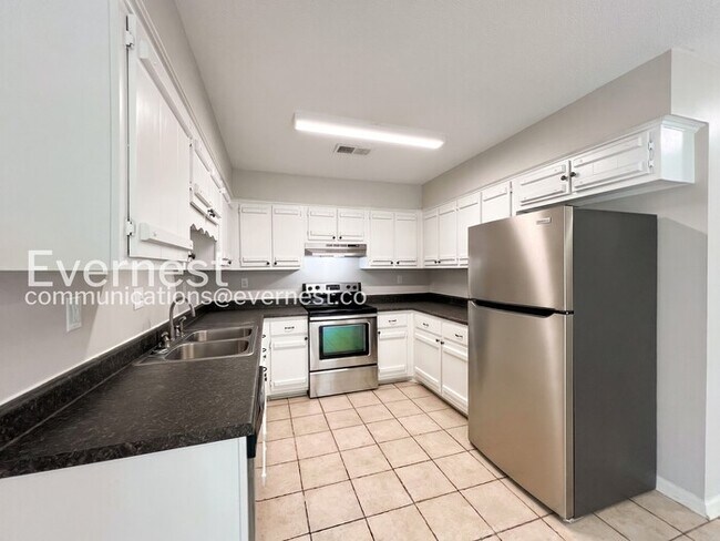 Photo - 494 Windridge Point