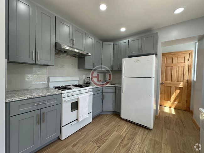 Building Photo - 450 Quincy Ave Unit 1 Rental