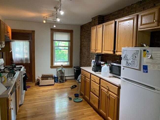 8 Mead St Unit 2A