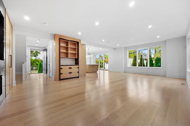 Photo - 191 Field Point Rd