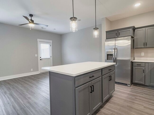 Photo - 406 Jonathan Wade Cir