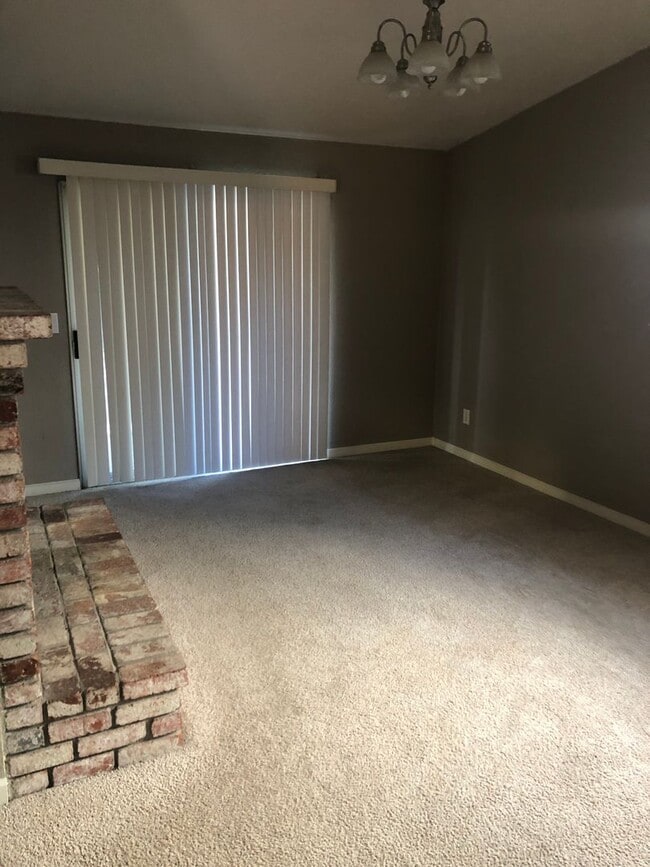 2205 Temescal Dr