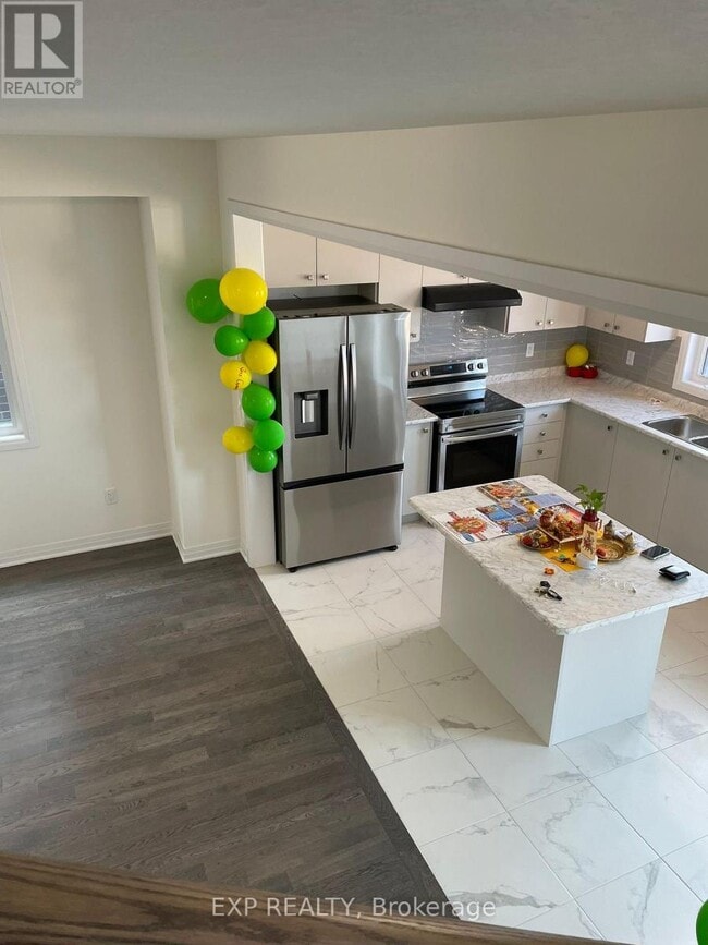 Photo - 148 Port Cres