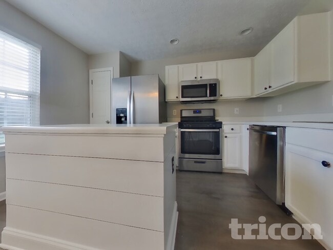 Photo - 220 Oak Grove Way