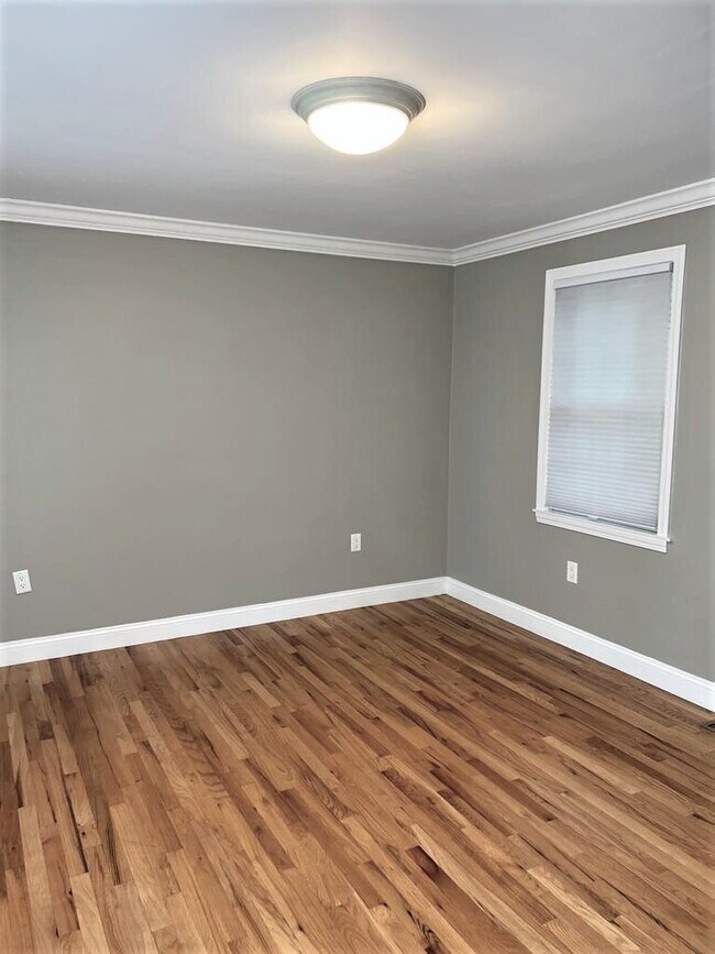 Photo - 303 Cabot St