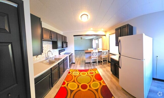 Building Photo - 3 Bedroom House Ontario Schools