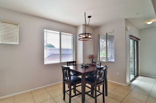 Photo - 240 W Juniper Ave