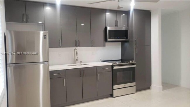 3766 SW 27th Terrace Unit upstairs