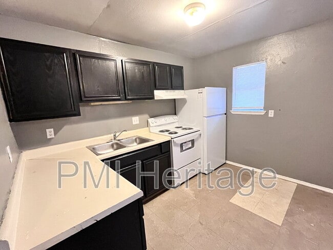 Photo - 809 E Huntsville Ave Unidad Apt 104