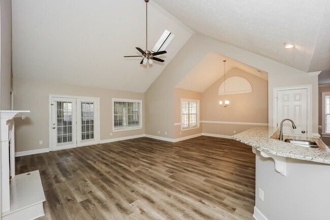 Photo - 440 Fairway Ct