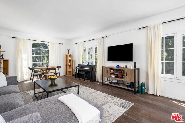 Photo - 101 N Clark Dr Unit 103