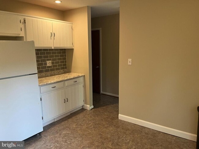 Photo - 168 Oakmont Ct
