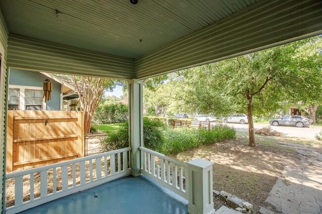 Photo - 4205 Avenue B