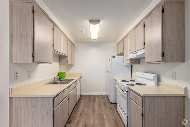 1BR, 1BA - 600SF - Kitchen
