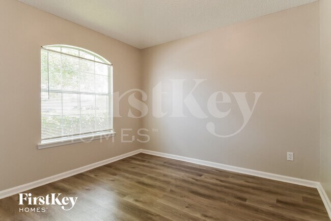 Photo - 1268 Winding Brook Court