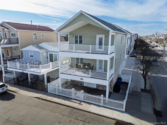 Photo - 105 Arizona Ave