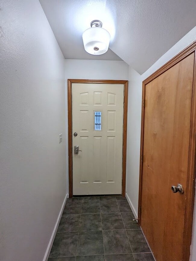Photo - Backloop Sgl Fam Home, 3BD/2BA, Pet Friendly, 2 Car Garage