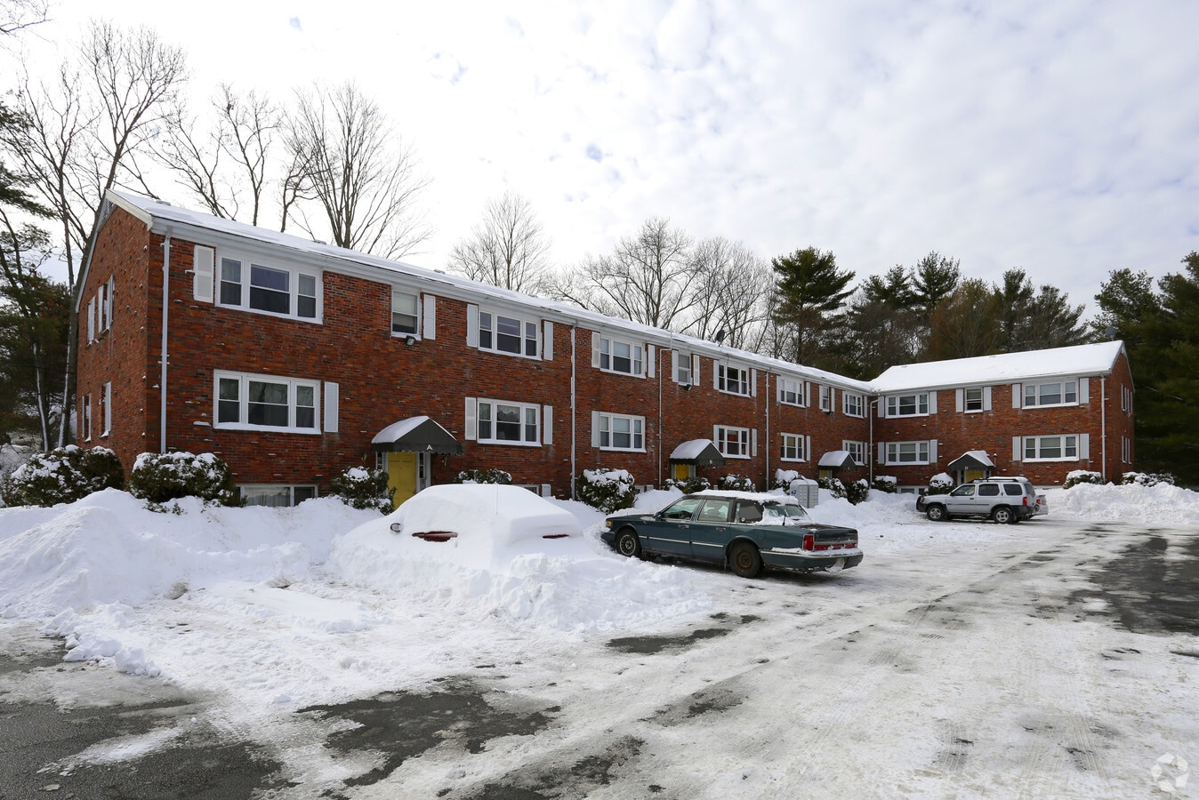 Photo - Colonial Apartments