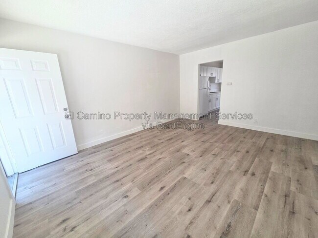 7722 Walker Ave Unidad B