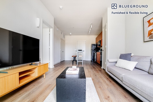 Photo - 3001 Esperanza Crossing Unidad FL0-ID299