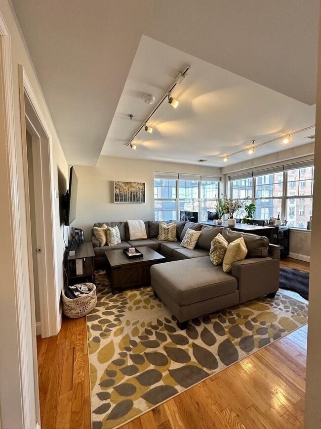 Building Photo - 4401 Park Ave Unit 6A Rental